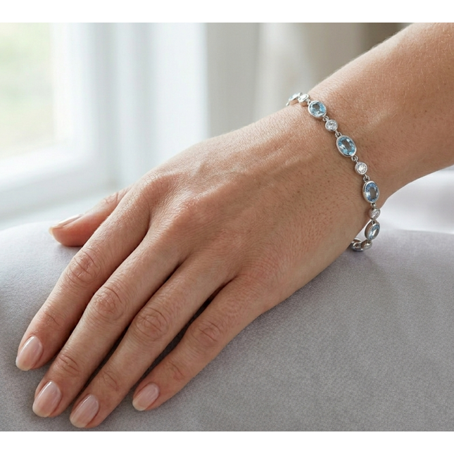 Oval Cut Aquamarine and Diamond Bracelet in White Gold